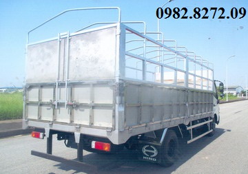 Giá xe tải hino 3,5 tấn thùng bạt XZU720