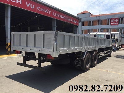 Giá xe tải hino 3 chân 15 tấn thùng lửng dài 7,6m