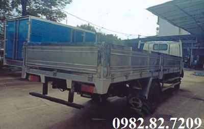 Giá xe tải Hino 3,5 tấn thùng lửng nhập khẩu Indonisia thùng 5,7m